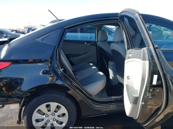 KMHCT4AE7GU016622 2016 HYUNDAI ACCENT - Image 8