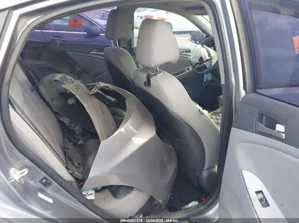 KMHCT4AE7GU062094 2016 HYUNDAI ACCENT - Image 8