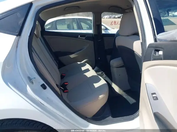 KMHCT4AE7GU085908 2016 HYUNDAI ACCENT - Image 8