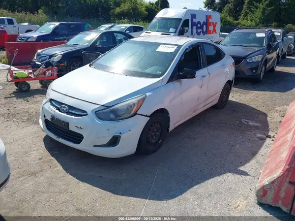 KMHCT4AE7GU105798 2016 HYUNDAI ACCENT - Image 2