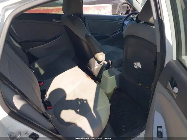 KMHCT4AE7GU105798 2016 HYUNDAI ACCENT - Image 8