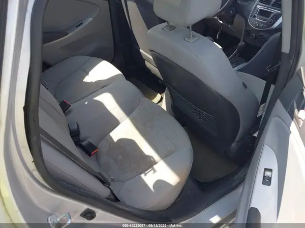 KMHCT4AE7GU942616 2016 HYUNDAI ACCENT - Image 8
