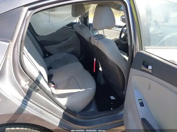 KMHCT4AE7GU985109 2016 HYUNDAI ACCENT - Image 8