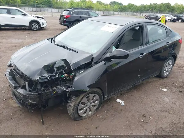 KMHCT4AE7HU175769 2017 HYUNDAI ACCENT - Image 2