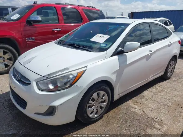 KMHCT4AE7HU193432 2017 HYUNDAI ACCENT - Image 2