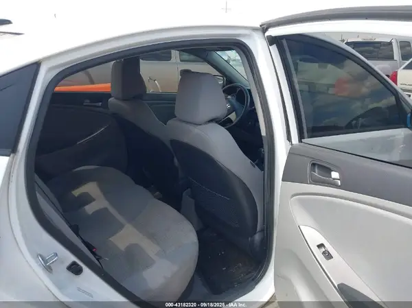 KMHCT4AE7HU193432 2017 HYUNDAI ACCENT - Image 8
