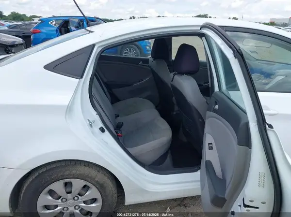 KMHCT4AE7HU196203 2017 HYUNDAI ACCENT - Image 8