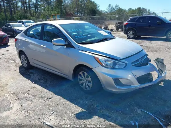 KMHCT4AE7HU197593 2017 HYUNDAI ACCENT - Image 1