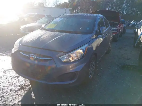 KMHCT4AE7HU212903 2017 HYUNDAI ACCENT - Image 2