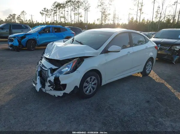 KMHCT4AE7HU235484 2017 HYUNDAI ACCENT - Image 2