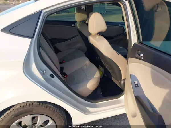 KMHCT4AE7HU235484 2017 HYUNDAI ACCENT - Image 8