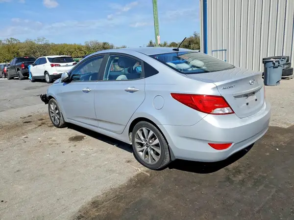 KMHCT4AE7HU279162 2017 HYUNDAI ACCENT - Image 2