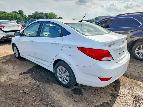 KMHCT4AE7HU287410 2017 HYUNDAI ACCENT - Image 2