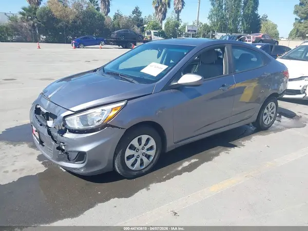 KMHCT4AE7HU300155 2017 HYUNDAI ACCENT - Image 2