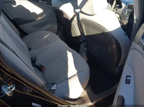 KMHCT4AE7HU313312 2017 HYUNDAI ACCENT - Image 8
