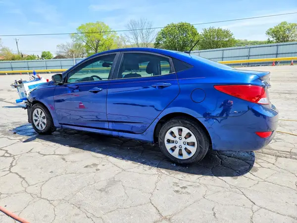 KMHCT4AE7HU325847 2017 HYUNDAI ACCENT - Image 2