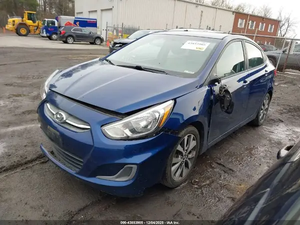 KMHCT4AE7HU327856 2017 HYUNDAI ACCENT - Image 2