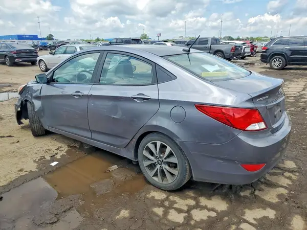 KMHCT4AE7HU331261 2017 HYUNDAI ACCENT - Image 2