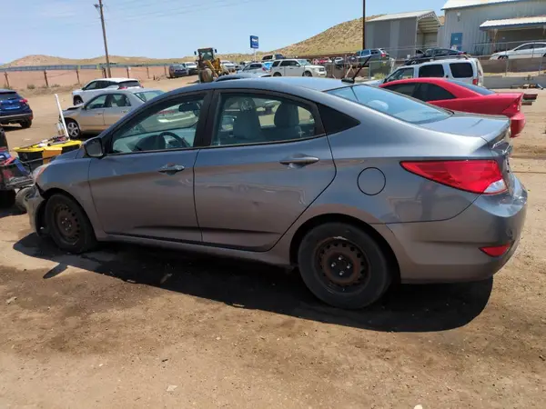 KMHCT4AE7HU332197 2017 HYUNDAI ACCENT - Image 2