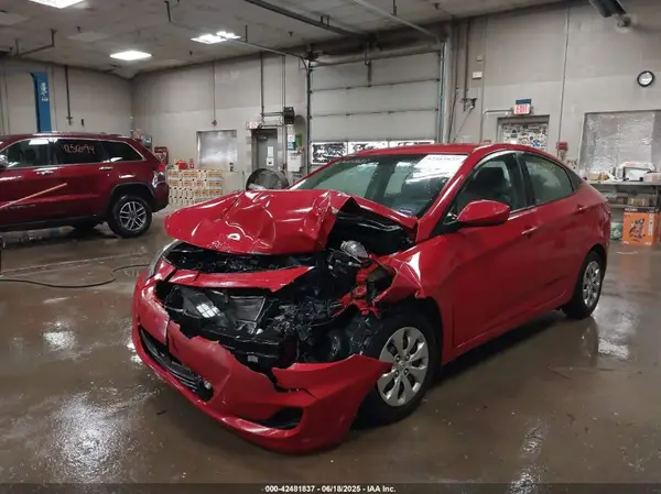 KMHCT4AE7HU333429 2017 HYUNDAI ACCENT - Image 2