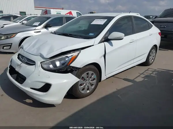 KMHCT4AE7HU336735 2017 HYUNDAI ACCENT - Image 2