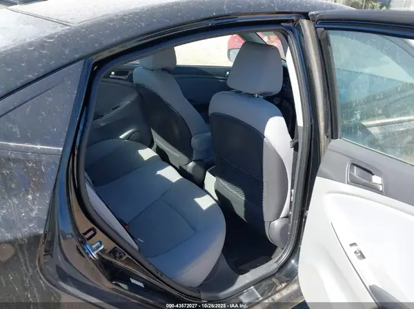 KMHCT4AE7HU358878 2017 HYUNDAI ACCENT - Image 8