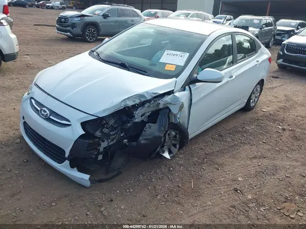 KMHCT4AE7HU359576 2017 HYUNDAI ACCENT - Image 2