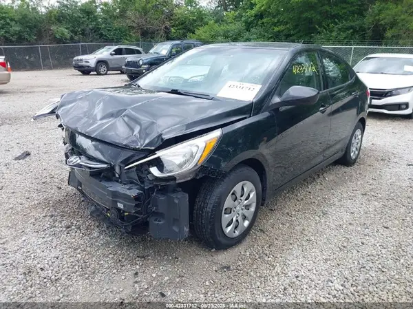 KMHCT4AE7HU363918 2017 HYUNDAI ACCENT - Image 2