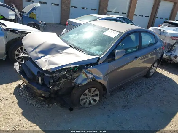 KMHCT4AE7HU368276 2017 HYUNDAI ACCENT - Image 2