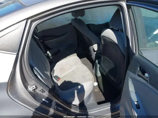 KMHCT4AE7HU368276 2017 HYUNDAI ACCENT - Image 8