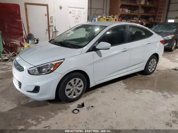 KMHCT4AE7HU371226 2017 HYUNDAI ACCENT - Image 2