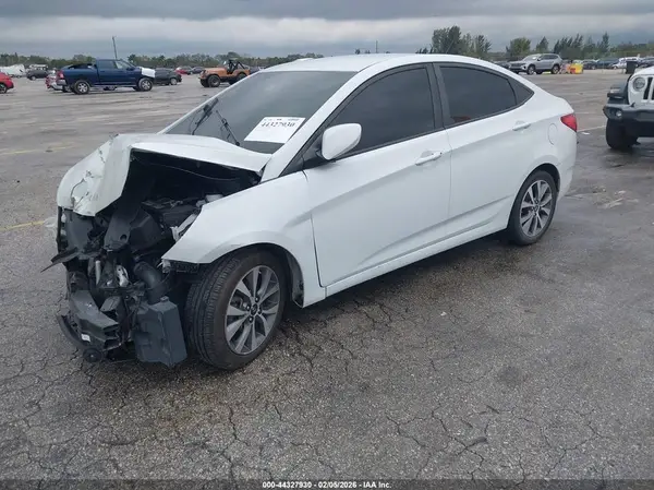 KMHCT4AE7HU372098 2017 HYUNDAI ACCENT - Image 2