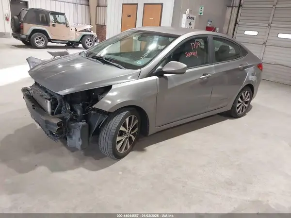 KMHCT4AE7HU373090 2017 HYUNDAI ACCENT - Image 2