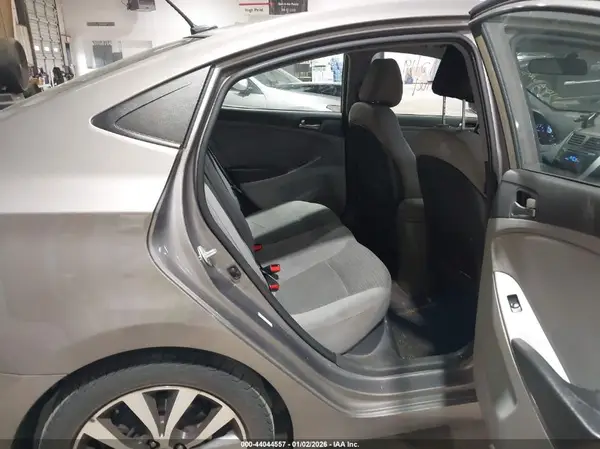 KMHCT4AE7HU373090 2017 HYUNDAI ACCENT - Image 8