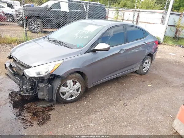 KMHCT4AE8GU032893 2016 HYUNDAI ACCENT - Image 2