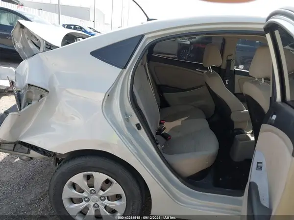 KMHCT4AE8GU062556 2016 HYUNDAI ACCENT - Image 8