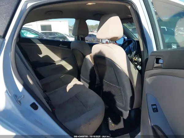 KMHCT4AE8GU158848 2016 HYUNDAI ACCENT - Image 8