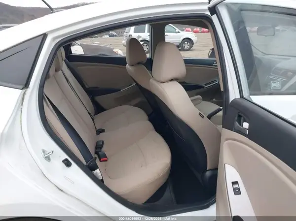 KMHCT4AE8GU943385 2016 HYUNDAI ACCENT - Image 8