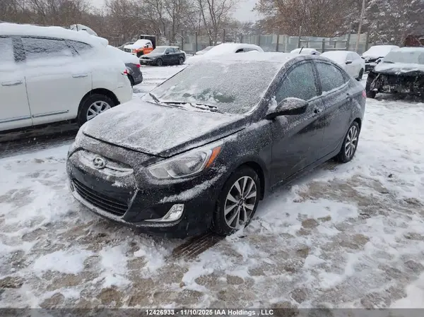 KMHCT4AE8HU177028 2017 HYUNDAI ACCENT - Image 2
