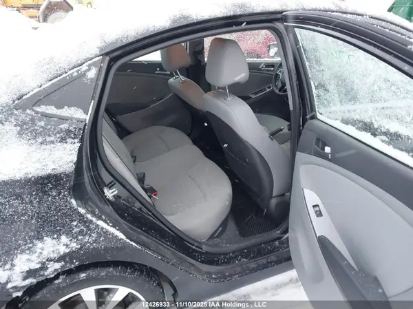 KMHCT4AE8HU177028 2017 HYUNDAI ACCENT - Image 8