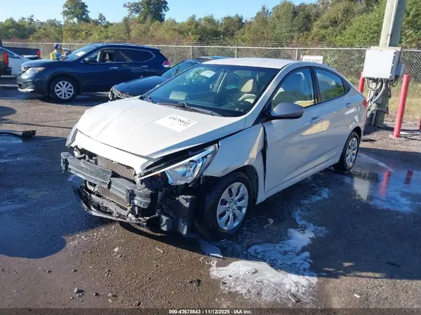 KMHCT4AE8HU191124 2017 HYUNDAI ACCENT - Image 2
