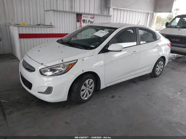 KMHCT4AE8HU203045 2017 HYUNDAI ACCENT - Image 2