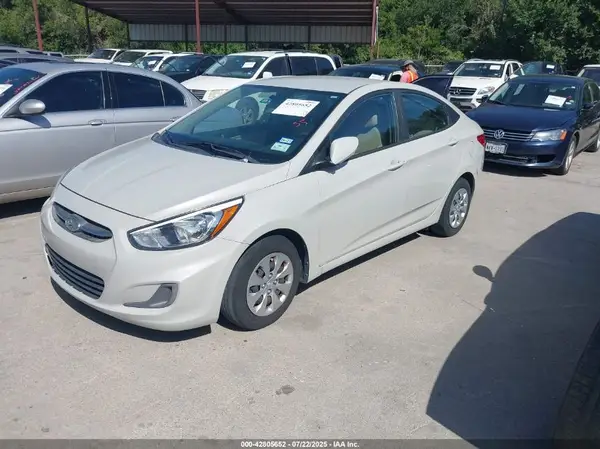 KMHCT4AE8HU218256 2017 HYUNDAI ACCENT - Image 2