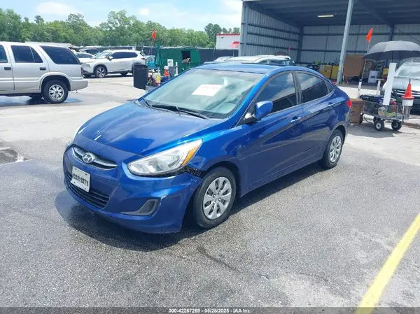 KMHCT4AE8HU251838 2017 HYUNDAI ACCENT - Image 2