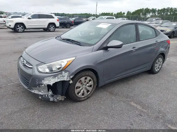 KMHCT4AE8HU252343 2017 HYUNDAI ACCENT - Image 2