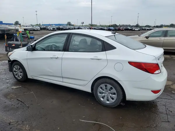 KMHCT4AE8HU277940 2017 HYUNDAI ACCENT - Image 2