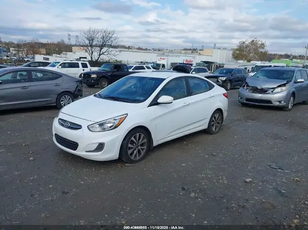 KMHCT4AE8HU282846 2017 HYUNDAI ACCENT - Image 2