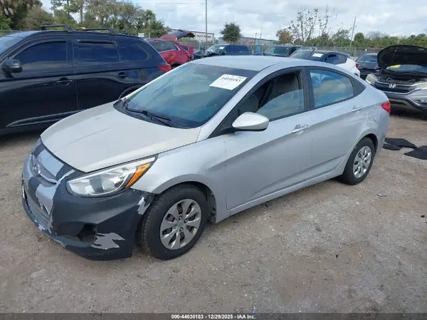 KMHCT4AE8HU288467 2017 HYUNDAI ACCENT - Image 2