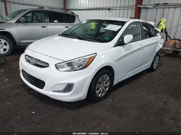KMHCT4AE8HU289053 2017 HYUNDAI ACCENT - Image 2