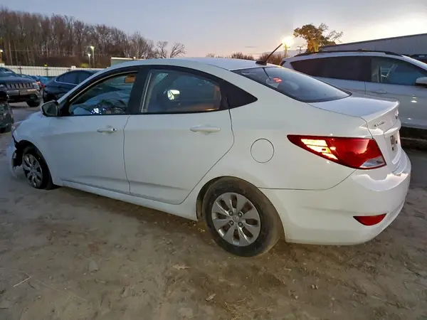 KMHCT4AE8HU293684 2017 HYUNDAI ACCENT - Image 2